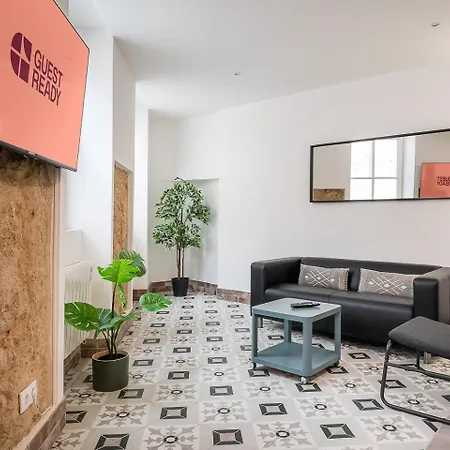 Guestready - Serene Hideout In Downtown 펜션 *