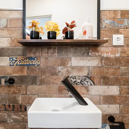 Guestready - Serene Hideout In Downtown 펜션